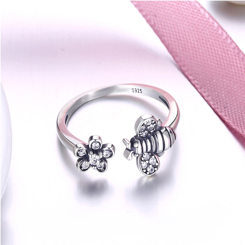 Joacii graceful bee ring design for evening party-2