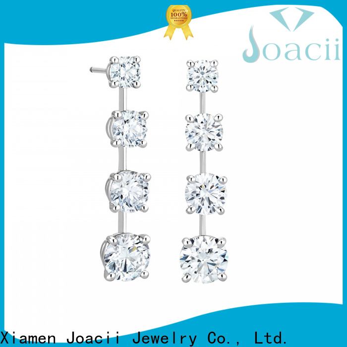 Joacii 3 stone engagement ring promotion for lady