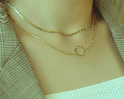 trendy layered necklaces